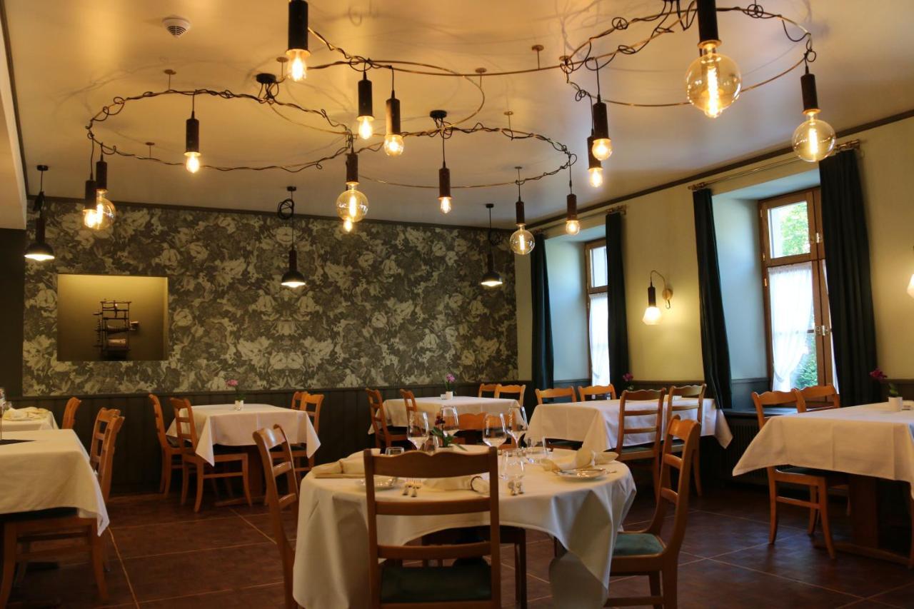Hotel Sonne Sissach Bagian luar foto
