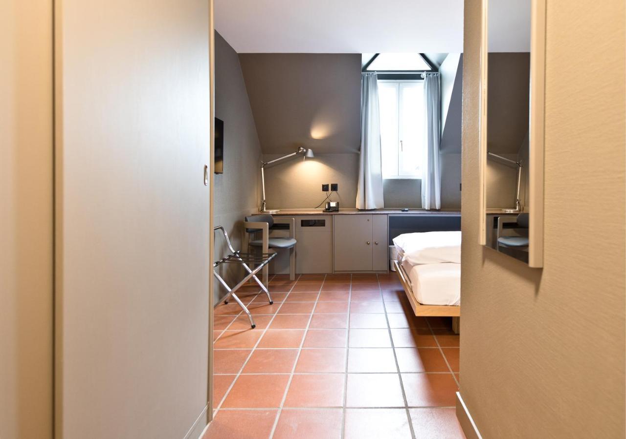 Hotel Sonne Sissach Bagian luar foto